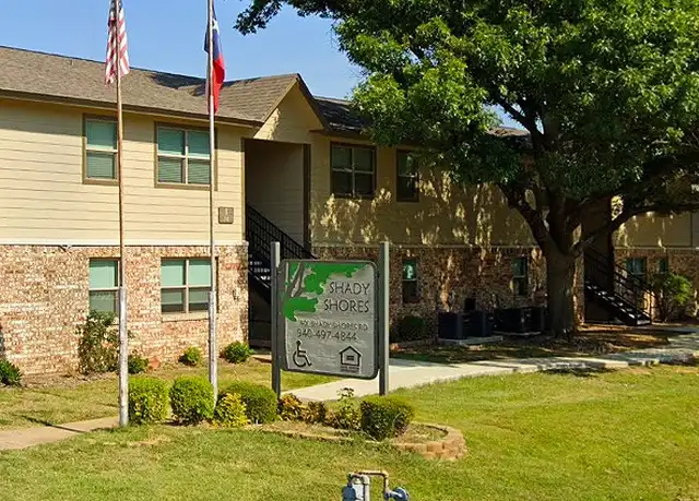 Property at 401 N Shady Shores Dr, Lake Dallas, TX, 75065, 1 bed, 1 bath, [object Object]