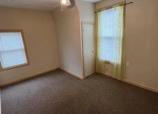 Property at 917 Linden Grove Ave Unit 2, Lansing, MI, 48912, 2 beds, 1 bath, [object Object]