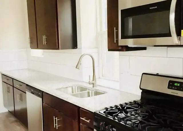 Property at 4830 N Drake Ave Unit 4830-3, Chicago, IL, 60625, 3 beds, 1 bath, [object Object]