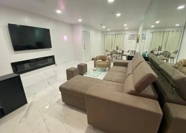 Property at 8400 De Longpre Ave #311, West Hollywood, CA, 90069, 2 beds, 2 baths, [object Object]