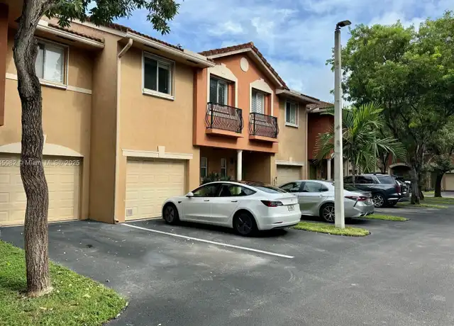 Property at 35 SE 3rd Ave #35, Hallandale Beach, FL, 33009, 3 beds, 2.5 baths, [object Object]