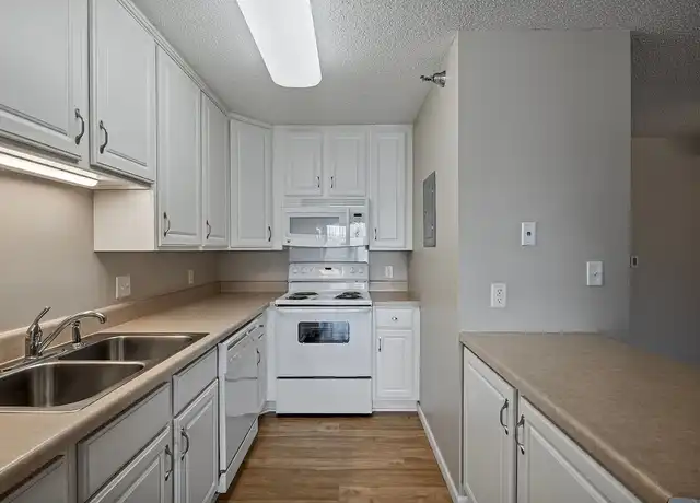Property at Riva Ridge Apartments - 1224 Shakopee Ave E, Shakopee, MN, 55379, 1-2 bed, 1-2 bath, [object Object]