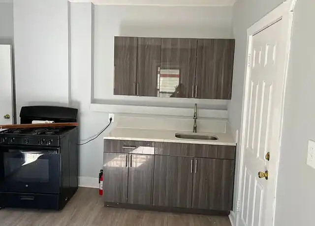 Property at 651 Maple St Unit 2, Bridgeport, CT, 06608, 1 bed, 1 bath, [object Object]