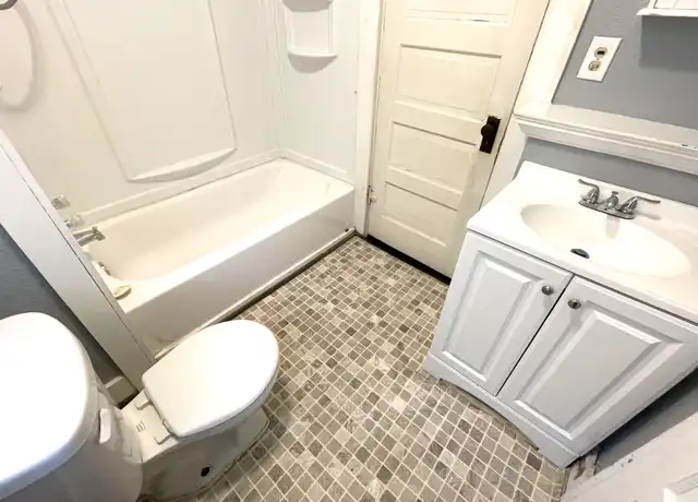 Property at 333 S Emerson Ave, Indianapolis, IN, 46219, 2 beds, 1 bath, [object Object]