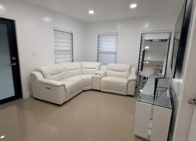 Property at 777 SW 4th St, Miami, FL, 33144, 2 beds, 1 bath, [object Object]