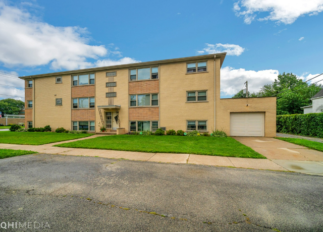 Photo of 3205 W 97th St Unit 1S, Evergreen Park, IL 60805