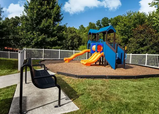 Photo of 17701 Halton Park Dr, Charlotte, NC 28262