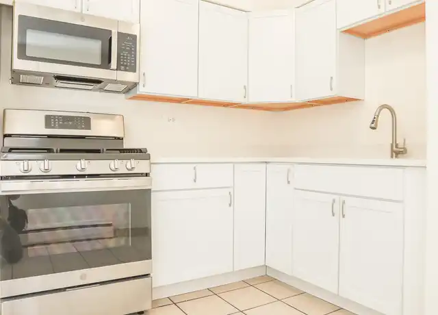 Property at 1660 W Pratt Blvd Unit 3S, Chicago, IL, 60626, 2 beds, 1 bath, [object Object]