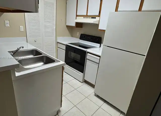 Property at 1225 SW 46th Ave Unit 1225-112, Pompano Beach, FL, 33069, 1 bed, 1 bath, [object Object]