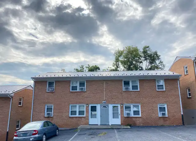 Property at 28 Washington St Unit 102, Verona, VA, 24482, 2 beds, 1 bath, [object Object]