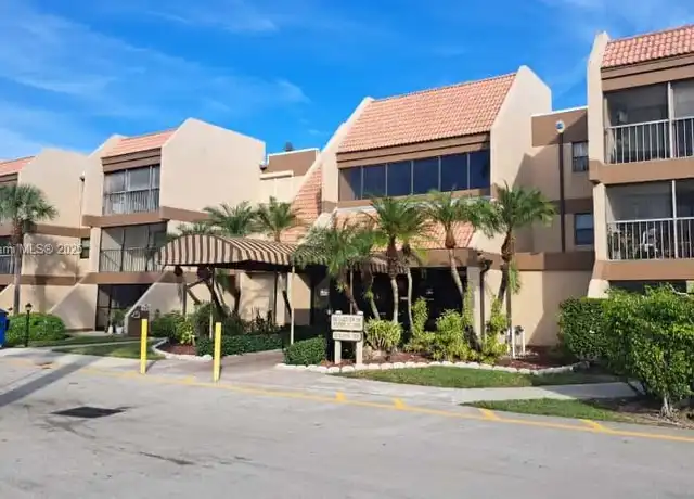 Property at 240 Lakeview Dr #106, Weston, FL, 33326, 1 bed, 1 bath, [object Object]