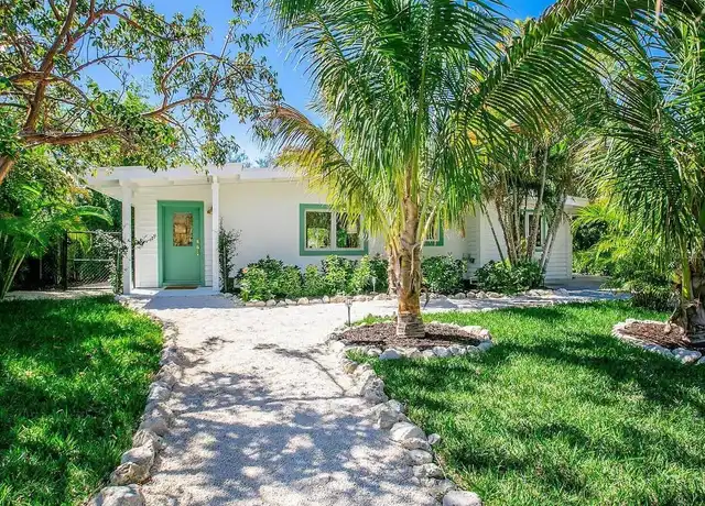 Property at 6979 Longboat Dr S, Longboat Key, FL, 34228, 3 beds, 2 baths, [object Object]