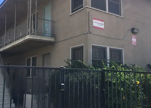 Property at 11742 S Vermont Ave Unit 2, Los Angeles, CA, 90044, 1 bed, 1 bath, [object Object]