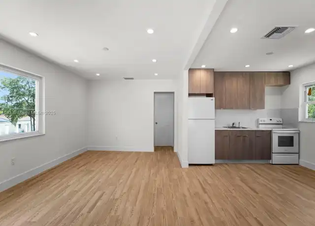 Property at 238 NW 41st Ave Unit 0, Miami, FL, 33126, 2 beds, 1 bath, [object Object]