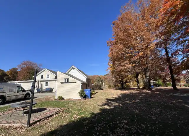 Property at 230 Gay Hill Rd, Uncasville, CT, 06382, 4 beds, 3 baths, [object Object]