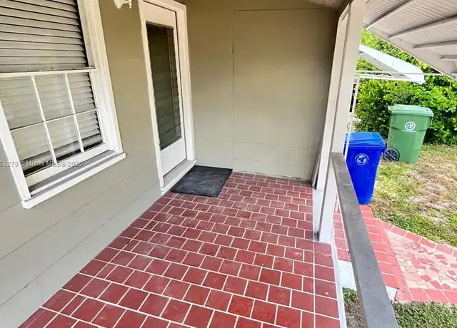 Property at 500 SW 11th St Unit 1, Fort Lauderdale, FL, 33315, 2 beds, 1 bath, [object Object]
