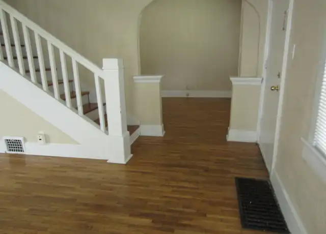 Property at 817 E Normal St, Springfield, MO, 65807, 3 beds, 2 baths, [object Object]