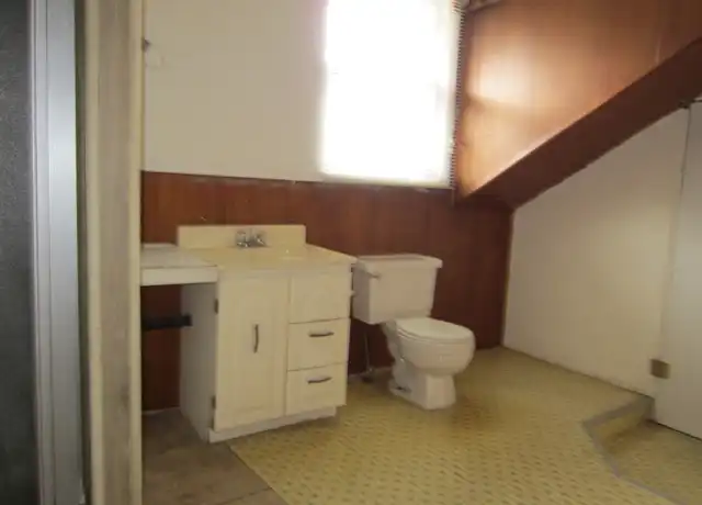 Property at 817 E Normal St, Springfield, MO, 65807, 3 beds, 2 baths, [object Object]
