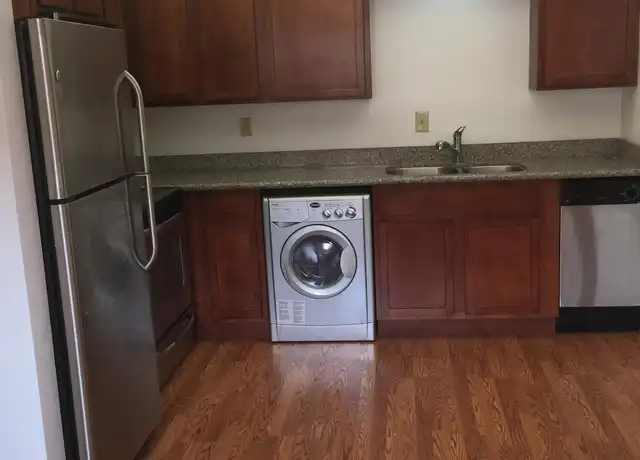 Property at 9955 S Cicero Ave, Oak Lawn, IL, 60453, 1 bed, 1 bath, [object Object]