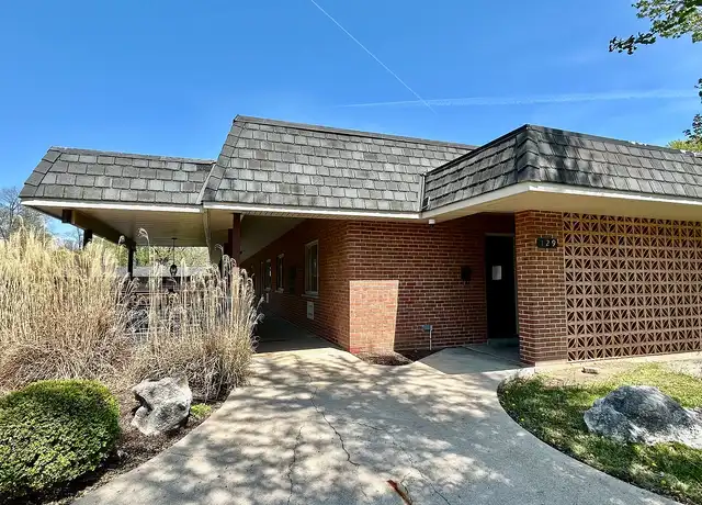 Property at Glen Park Apartments - 129 E Lockwood Ave, Saint Louis, MO, 63119, 1-2 bed, 1 bath, [object Object]