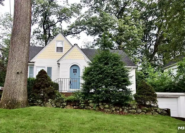 Property at 506 Smith Pl Unit 1, Ridgewood, NJ, 07450, 2 beds, 1 bath, [object Object]
