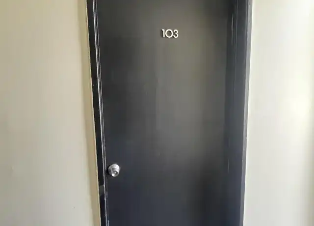 Property at 4210 Rochester Rd Unit 103, Royal Oak, MI, 48073, 1 bed, 1 bath, [object Object]