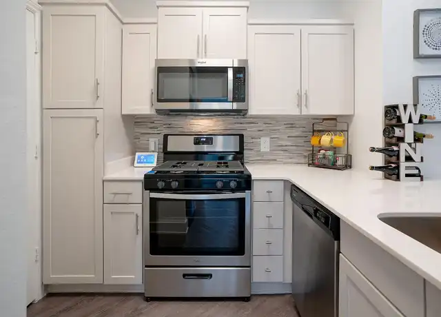 Property at Charleston Court - 5450 Glenridge Dr, Atlanta, GA, 30342, 2 beds, 1-2 bath, [object Object]