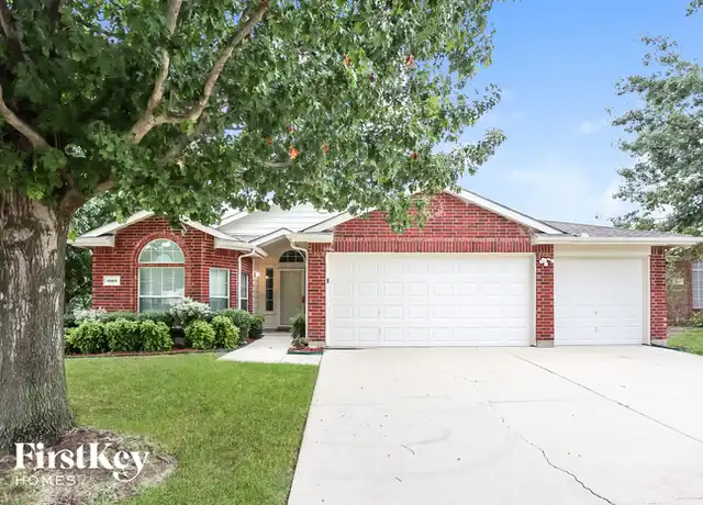 Property at 1013 Swan Cir, Saginaw, TX, 76131, 3 beds, 2 baths, [object Object]