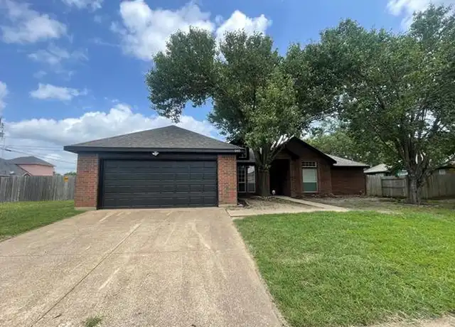 Property at 900 Steadman Dr, Cedar Hill, TX, 75104, 3 beds, 2 baths, [object Object]