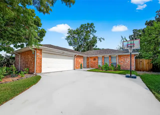 Property at 7111 Tara Dr, Richmond, TX, 77469, 3 beds, 2 baths, [object Object]