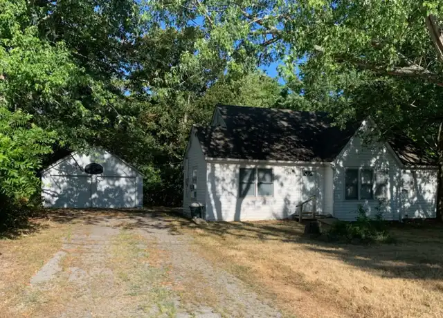 Property at 423 N Locust St, Richland, MO, 65556, 3 beds, 1 bath, [object Object]