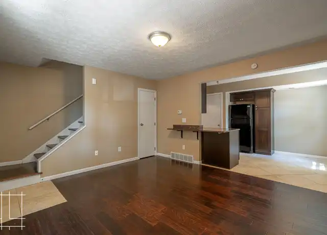Property at 61 Clark Pl, Columbus, OH, 43201, 2 beds, 1 bath, [object Object]