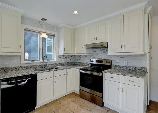 Property at 27-29 President Ave Unit 1, Providence, RI, 02906, 2 beds, 1 bath, [object Object]