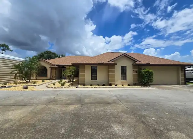 Property at 632 Memorial Dr, Sebring, FL, 33870, 3 beds, 2 baths, [object Object]
