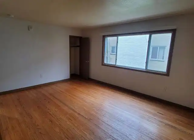 Property at 7825 W Hampton Ave Unit 4, Milwaukee, WI, 53218, 2 beds, 1 bath, [object Object]