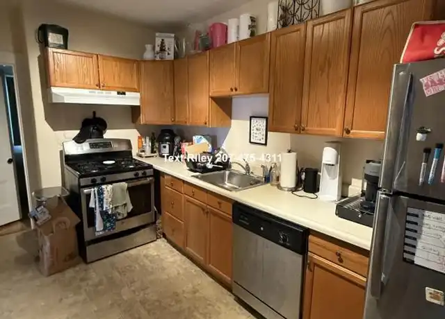 Property at 72 Gore St, Cambridge, MA, 02141, 2 beds, 1 bath, [object Object]