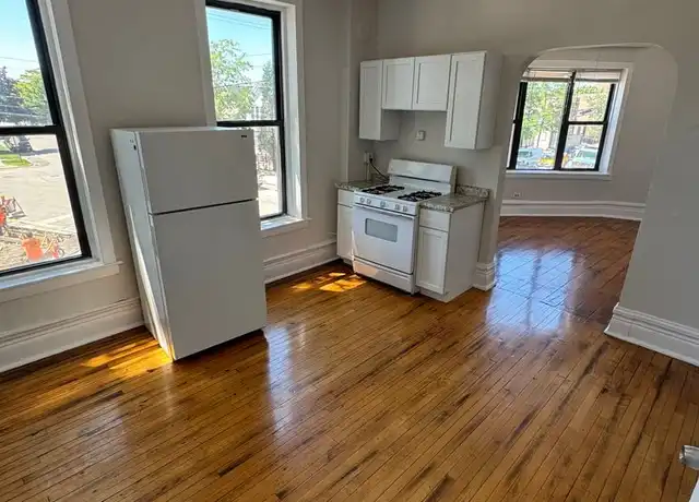 Property at 2065 W Coulter St Unit 201, Chicago, IL, 60608, 2 beds, 1 bath, [object Object]