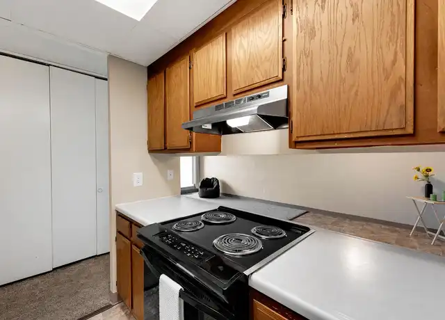 Property at Oakwood Apartments - 2101 Oakwood Rd, Ames, IA, 50014, 1-3 bed, 1-2 bath, [object Object]