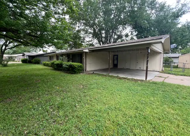 Property at 700 Anderson St Unit 1, New Boston, TX, 75570, 3 beds, 1 bath, [object Object]