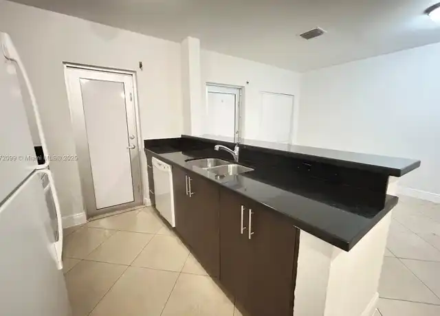 Property at 1034 Lenox Ave Unit 3, Miami Beach, FL, 33139, 1 bed, 1 bath, [object Object]