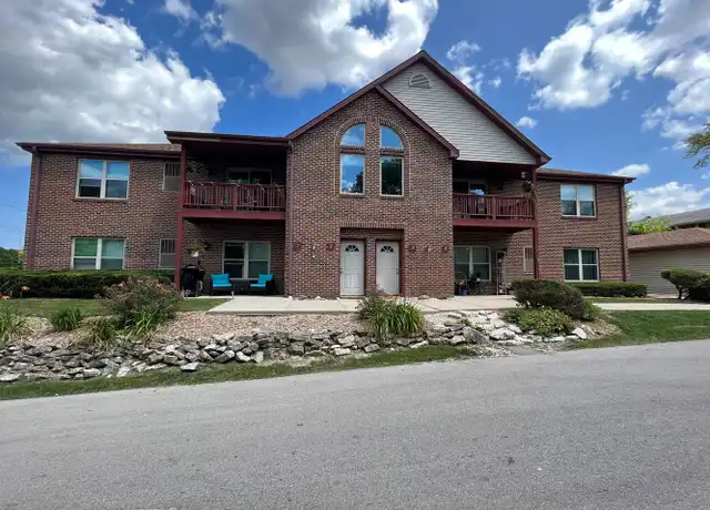 Property at 10141 W Cold Spring Rd Unit 5, Greenfield, WI, 53228, 2 beds, 2 baths, [object Object]