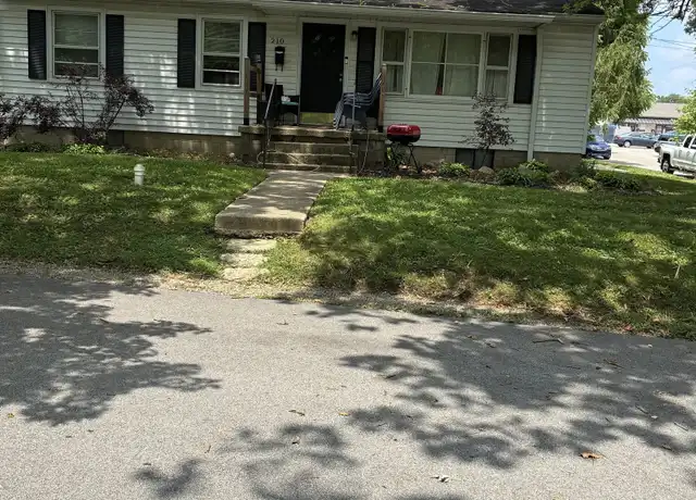 Property at 210 W Sycamore St, Zionsville, IN, 46077, 3 beds, 1 bath, [object Object]
