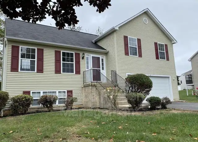 Property at 6 Myers Dr, Fredericksburg, VA, 22405, 4 beds, 3 baths, [object Object]