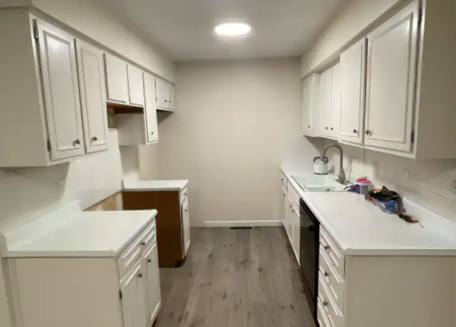 Property at 612 E Colorado Ave, Urbana, IL, 61801, 2 beds, 1 bath, [object Object]