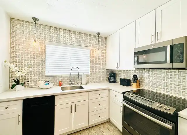 Property at Surf Lodge Park1425 - 1425 N Park Ave, Tucson, AZ, 85719, 1-2 bed, 1 bath, [object Object]