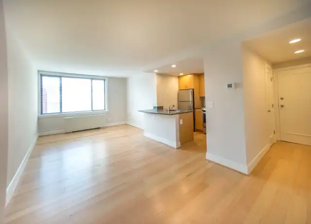 Property at 1112 M St NW Unit 0413, Washington, DC, 20005, 1 bed, 1 bath, [object Object]