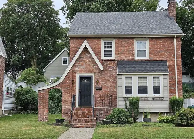 Property at 25 Essex St, Medford, MA, 02155, 3 beds, 1.5 baths, [object Object]