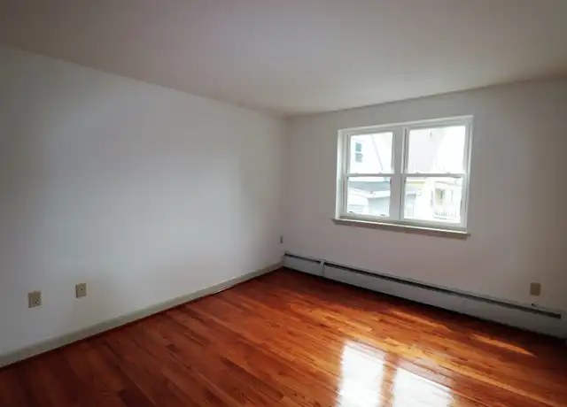 Property at 180 Bond St Unit C6, Hartford, CT, 06114, 1 bed, 1 bath, [object Object]