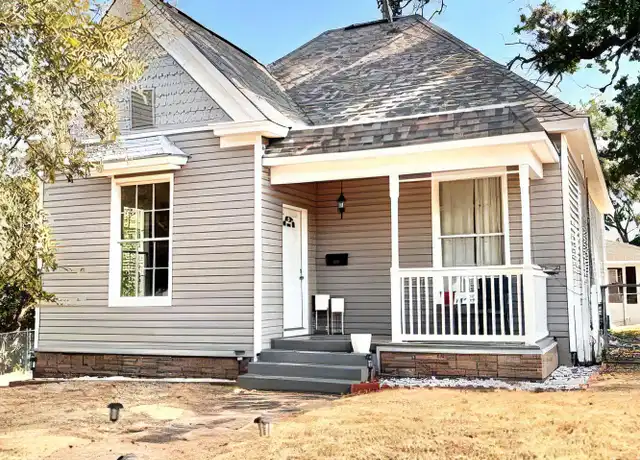 Property at 1530 W Woodard St, Denison, TX, 75020, 2 beds, 1 bath, [object Object]