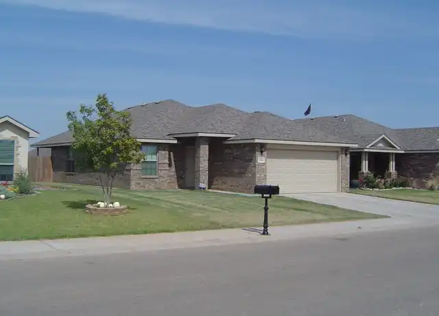 Property at 5740 110th St, Lubbock, TX, 79424, 3 beds, 2 baths, [object Object]